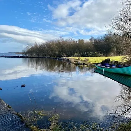 Golfing, Walking, Fishing Rest - Sleeps 8 Galway