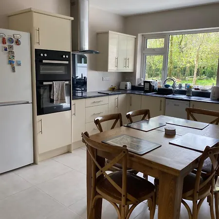 Golfing, Walking, Fishing Rest - Sleeps 8 Galway