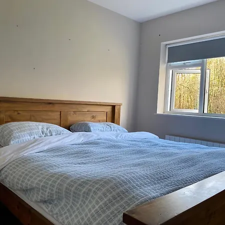 Golfing, Walking, Fishing Rest - Sleeps 8 * Galway