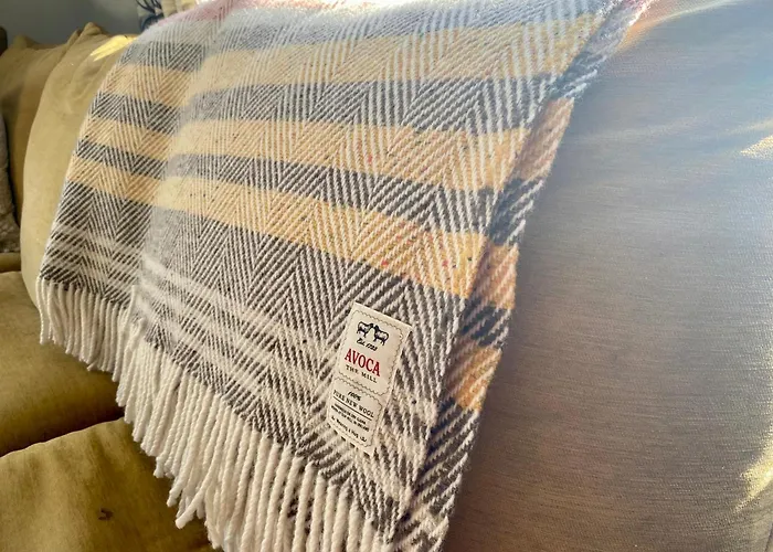 Golfing, Walking, Fishing Rest - Sleeps 8