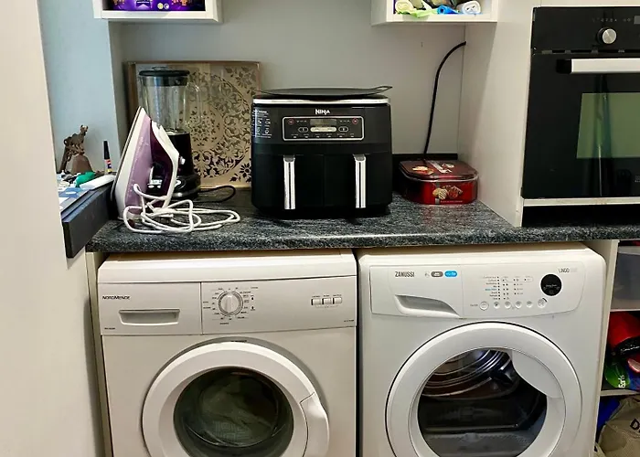 Golfing, Walking, Fishing Rest - Sleeps 8 *